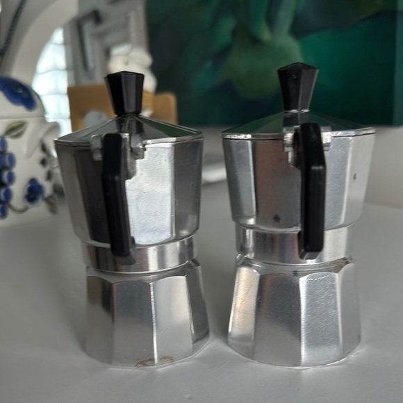 Italian Espresso Makers (2) - Picture 3 of 9